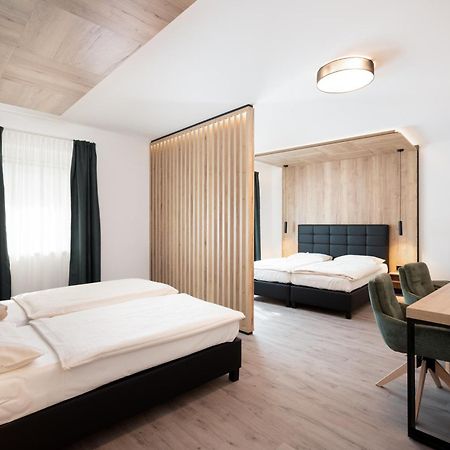 City Hotel Штоккерау Экстерьер фото
