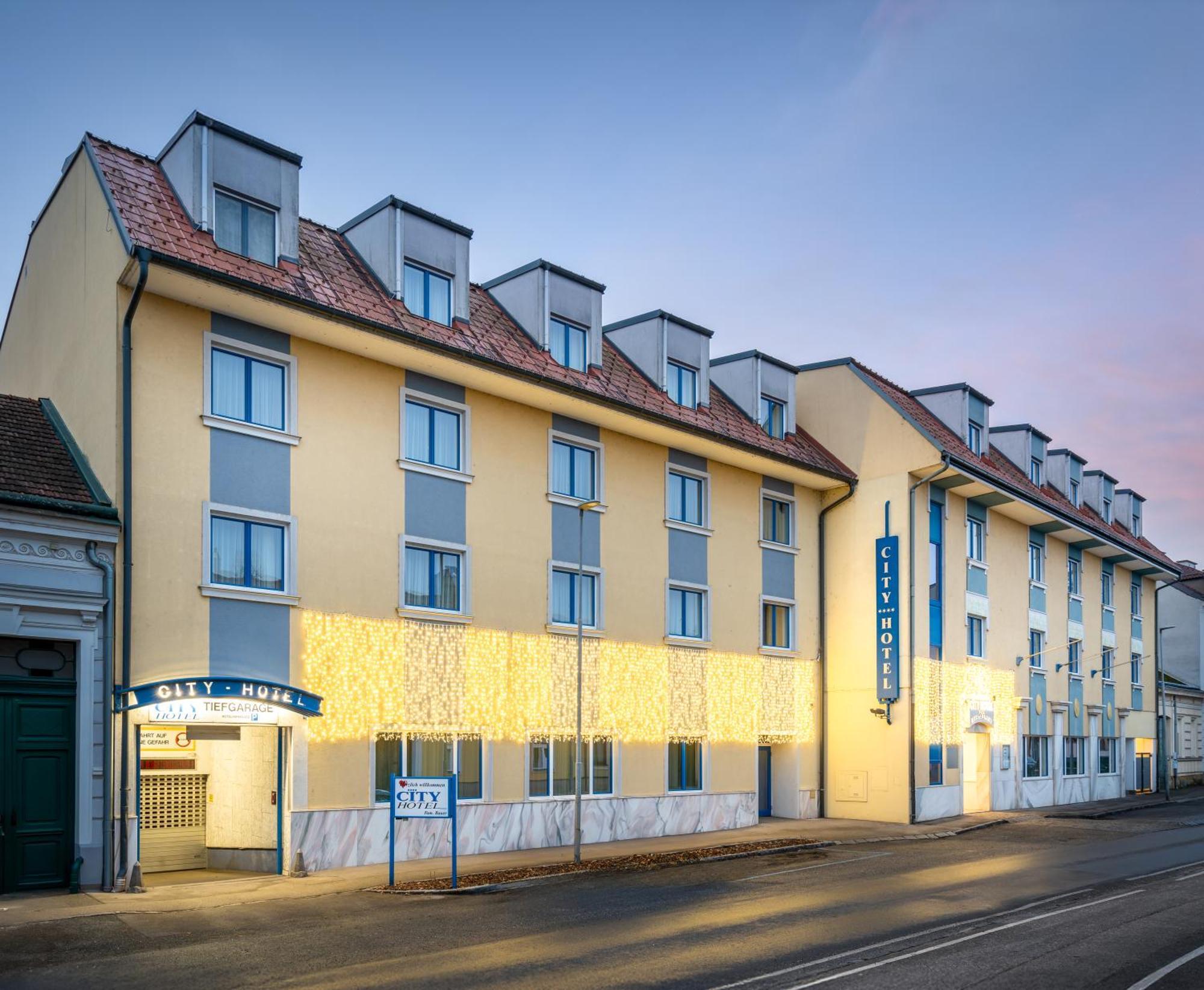 City Hotel Штоккерау Экстерьер фото