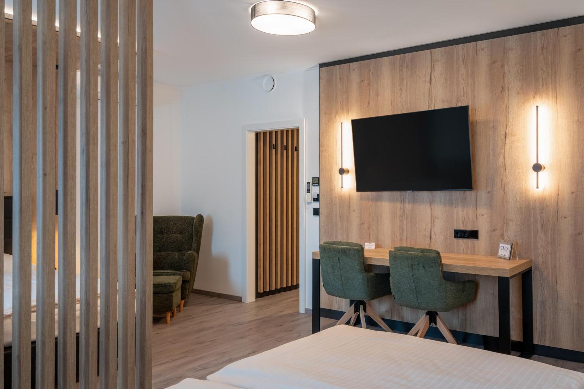 City Hotel Штоккерау Экстерьер фото
